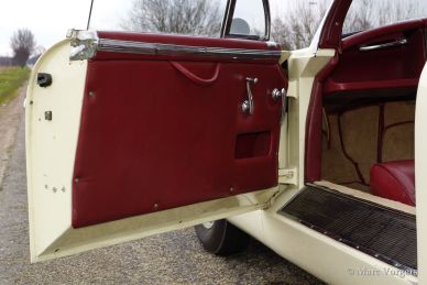 Aston Martin DB2/4, 1955