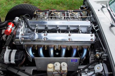 The 300 BHP Jaguar E-type 4.2 Litre OTS
