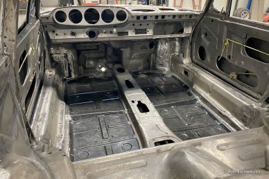 Porsche 911 2.0 SWB 1968 body restoration