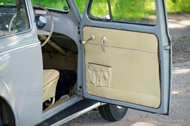 Volkswagen Beetle (oval window), 1956