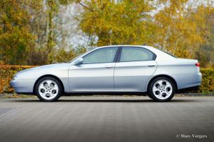 Alfa-Romeo-166-3-Liter-V6-Busso-2000-Silver-Metallic-Azzurro-Nuvola-414B-02.jpg
