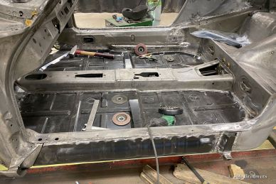 Porsche 911 2.0 SWB 1968 body restoration