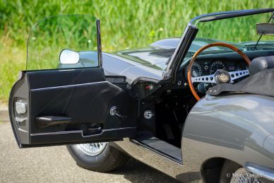 Jaguar E-type 4.2 Litre roadster, 1969