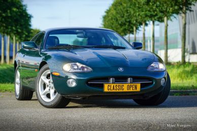 Jaguar XK8 coupe, 2001