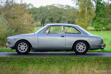 Alfa Romeo Giulia 2000 GTV, 1974