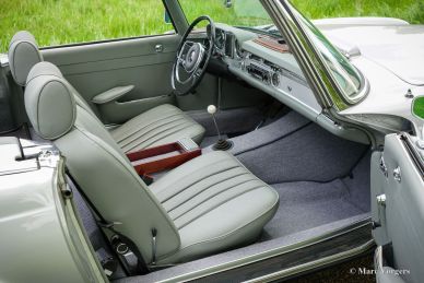 Mercedes-Benz 230 SL (W113), 1964