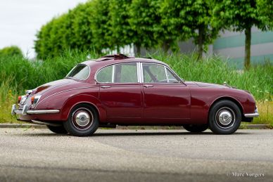 Daimler 250 V8, 1967