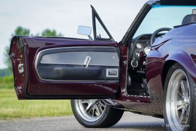 Ford Mustang convertible, 1966