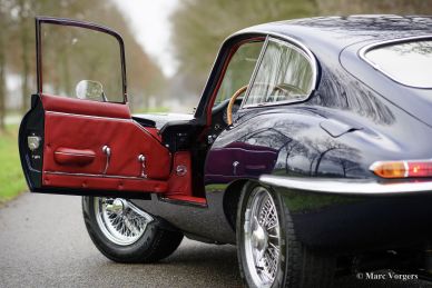 Jaguar E-type 4.2 Litre S1 FHC, 1965