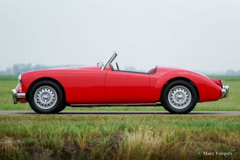 MG MGA TWIN-CAM roadster, 1960