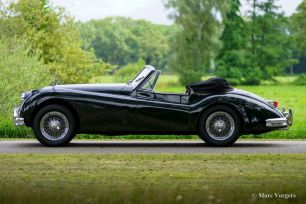 Jaguar-XK-140-SE-DHC-1955-Sandcast-Carbs-British-Racing-Green-02.jpg