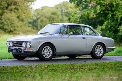 Alfa Romeo Giulia 2000 GTV, 1974