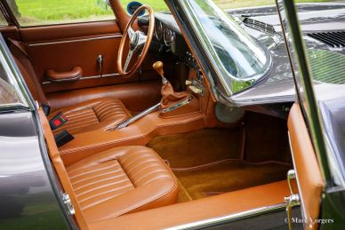 Jaguar E-type 4.2 Litre FHC, 1965