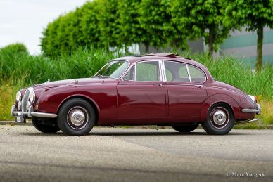 Daimler 250 V8, 1967