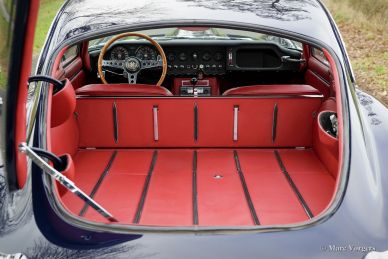 Jaguar E-type 4.2 Litre S1 FHC, 1965