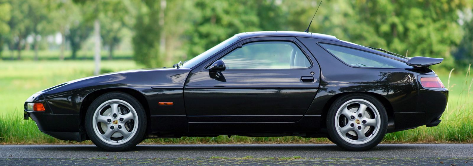 Porsche 928 GTS, 1995