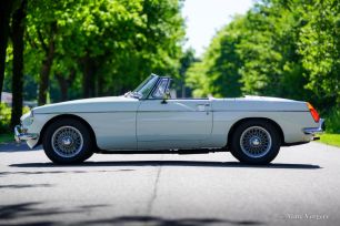 MG-MGB-Roadster-1970-White-Blanc-Weiss-Wit-02.jpg