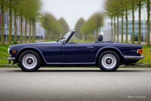 Triumph-TR6-1972-Dark-Blue-Bleu-Fonce-Dunkelblau-02.jpg