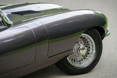 Jaguar E-type 4.2 Litre FHC, 1965