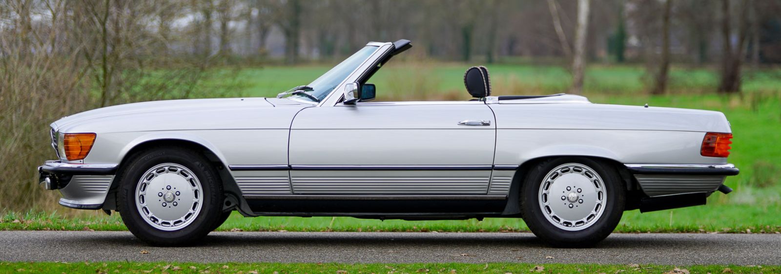 Mercedes-Benz 280SL (R107), 1985