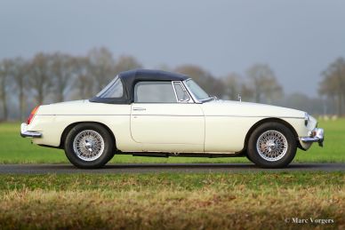 MG MGB roadster, 1965