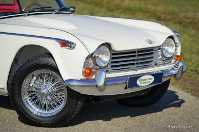 Triumph TR 250, 1968