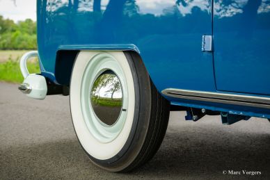 Volkswagen Type 2 T1 Samba 21-window Deluxe, 1966 Restoration