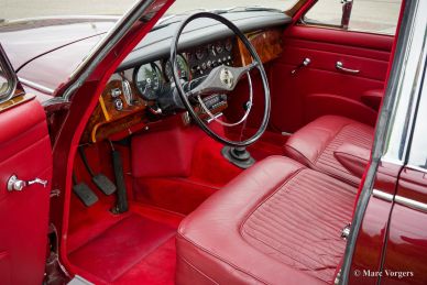 Daimler 250 V8, 1967