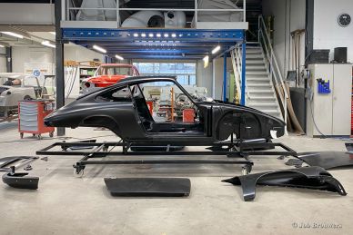 Porsche 911 2.0 SWB 1968 body restoration