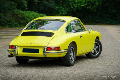 Porsche 911 2.0 SWB 1968 body restoration