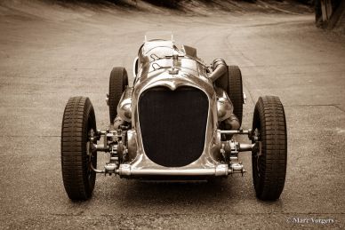 The Spirit of Brooklands – Captured in Colour