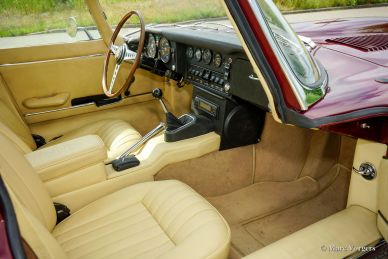 Jaguar E-type 4.2 Litre FHC, 1971