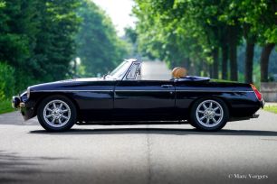 MG-MGB-Roadster-1969-Dark-Blue-Dunkelblau-Bleu-Fonce-02b.jpg