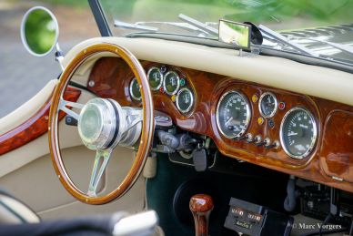 Morgan Plus 8 ‘Wide body’, 2001