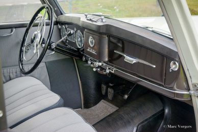 Mercedes-Benz 220 (W187), 1953