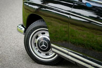 Mercedes-Benz 220 S (W180), 1958