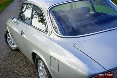 Alfa Romeo Giulia 2000 GTV, 1974