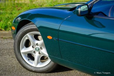 Jaguar XK8 coupe, 2001