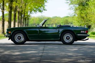 Triumph-TR6-1973-Green-Vert-Grun-Groen-02.jpg