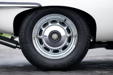 Jaguar E-type 4.2 Litre FHC S2, 1969