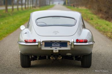 Jaguar E-type 4.2 Litre FHC, 1966