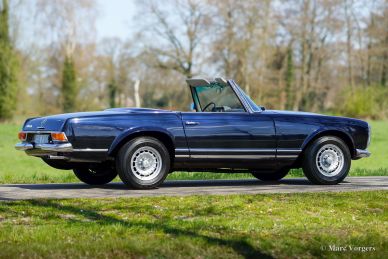 Mercedes-Benz 230 SL 