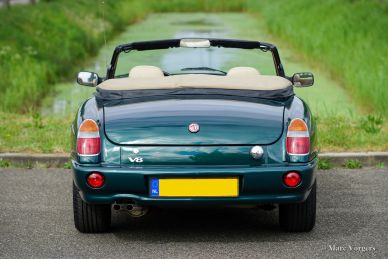 MG RV8 1995